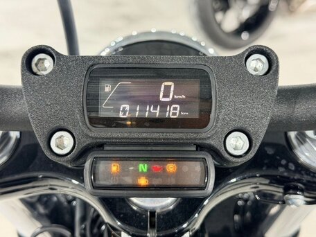 2021 Harley-Davidson Street Bob, оранжевый, 1500000 рублей, вид 3