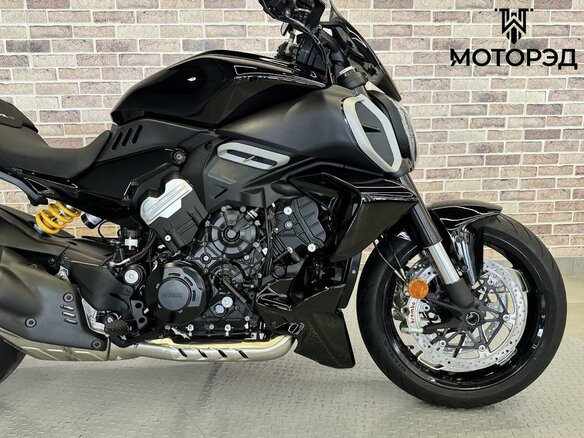 2023 Ducati Diavel V4, чёрный - вид 17