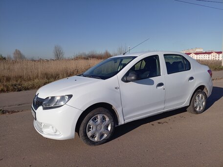 2017 Renault Logan II, белый, 310000 рублей, вид 3
