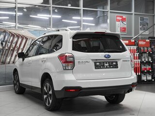 2017 Subaru Forester IV Рестайлинг 2, белый, 1849000 рублей, вид 4