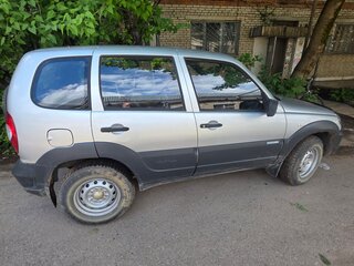 2011 Chevrolet Niva I Рестайлинг, серый, 250000 рублей, вид 3