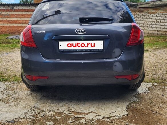 2010 Kia Ceed I Рестайлинг, серый, 700000 рублей - вид 3