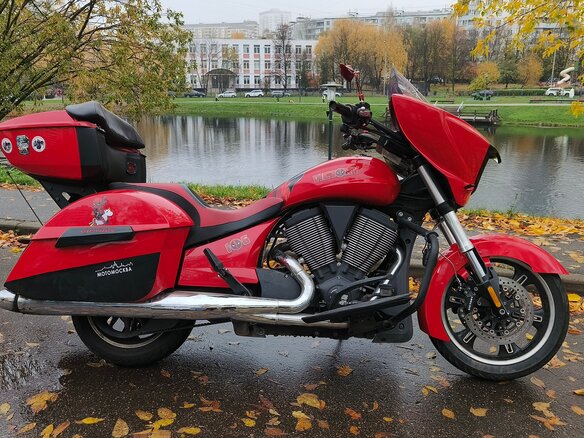 2015 Victory Cross Country, красный, 1200000 рублей - вид 1