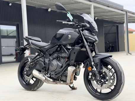 2025 Yamaha MT-07 (FZ-07), чёрный, 1150000 рублей, вид 1