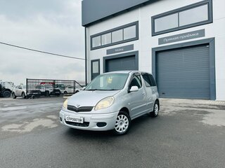2003 Toyota FunCargo, серый, 559000 рублей, вид 1