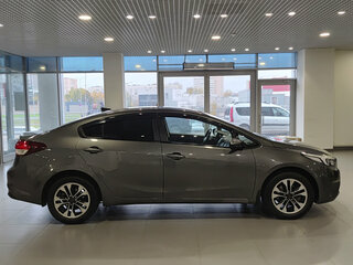 2019 Kia Cerato III Рестайлинг (Classic), серый, 1350000 рублей, вид 4