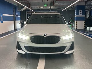 2022 BMW 1 серии 120i III (F52) Рестайлинг, белый, 1812088 рублей, вид 3