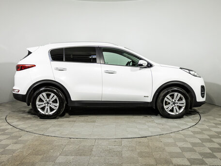 2018 Kia Sportage IV, белый, 1909700 рублей, вид 4