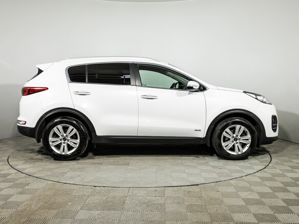 2018 Kia Sportage IV, белый, 1909700 рублей - вид 3
