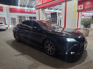 2023 Toyota Camry VIII (XV70) Рестайлинг, чёрный, 2800000 рублей, вид 3
