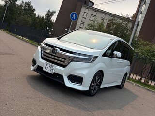 2017 Honda Stepwgn Spada V, белый, 1750000 рублей, вид 1