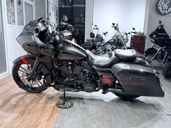 2018 Harley-Davidson CVO Road Glide, чёрный, 2499000 рублей - вид 8