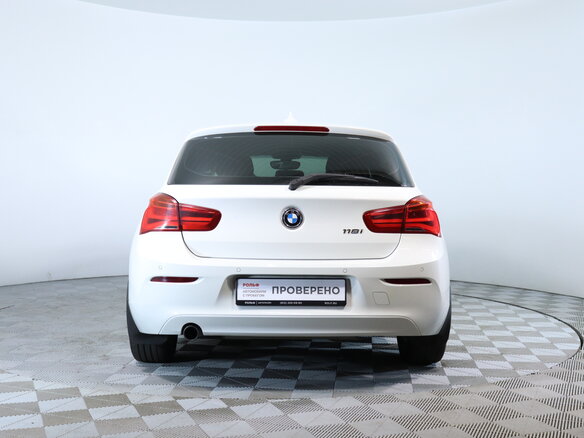 2016 BMW 1 серии 118i II (F20/F21) Рестайлинг, белый, 1590000 рублей - вид 5