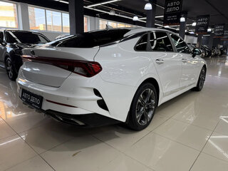 2020 Kia K5 III, белый, 2239000 рублей, вид 4