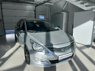 2015 Hyundai Solaris I Рестайлинг, серебристый, 794000 рублей, вид 1