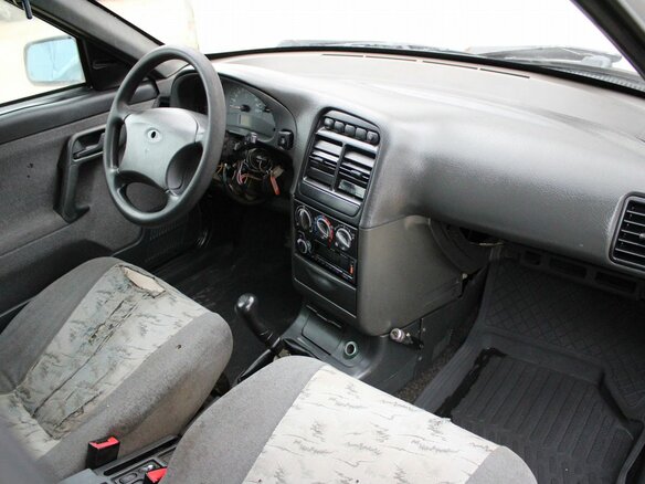2006 Lada (ВАЗ) 2111 21112, серебристый, 89000 рублей - вид 7