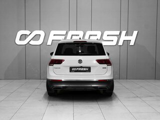 2018 Volkswagen Tiguan II, белый, 1878000 рублей, вид 4