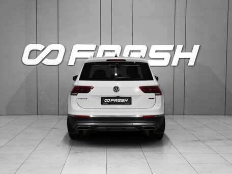 2018 Volkswagen Tiguan II, белый, 1878000 рублей, вид 4