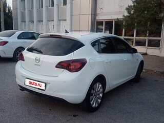 2010 Opel Astra J, белый, 699000 рублей, вид 4
