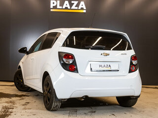2012 Chevrolet Aveo II, белый, 650000 рублей, вид 4