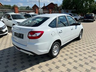 2026 Lada (ВАЗ) Granta I Рестайлинг, белый, 1098000 рублей, вид 4