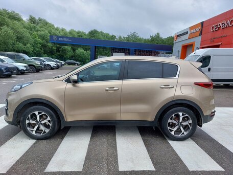 2018 Kia Sportage IV Рестайлинг, коричневый, 2120000 рублей, вид 4