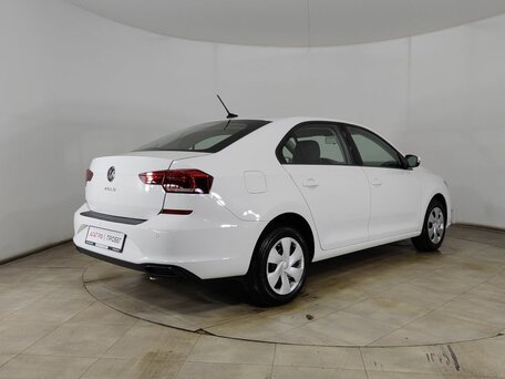2021 Volkswagen Polo VI, белый, 1542000 рублей, вид 5