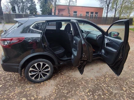 2021 Nissan Qashqai II Рестайлинг, чёрный, 1750000 рублей, вид 2