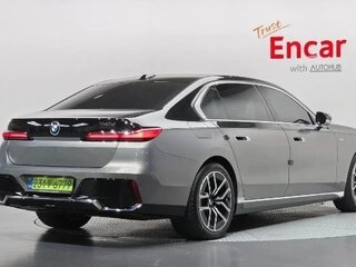 2025 BMW 7 серии 740d xDrive VII (G70), серый, 13917000 рублей, вид 3