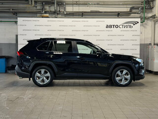 2020 Toyota RAV4 V (XA50), чёрный, 2949000 рублей, вид 4