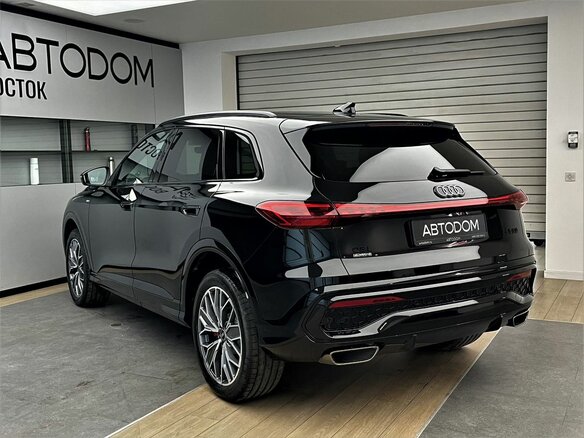 2026 Audi Q5 L III (GU), чёрный, 6550000 рублей - вид 3