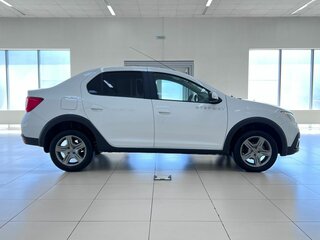 2020 Renault Logan Stepway II Рестайлинг, белый, 1155000 рублей, вид 4