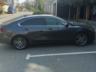 2022 Kia Cerato IV Рестайлинг, серый, 2250000 рублей, вид 2