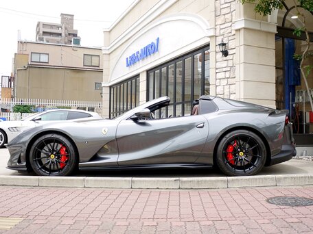 2022 Ferrari 812 GTS, серый, 44400000 рублей, вид 3