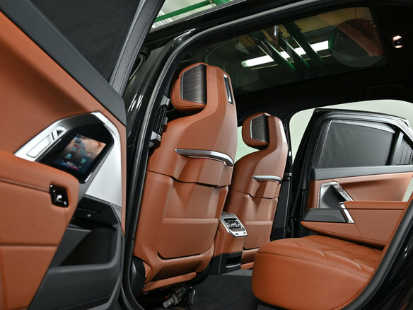 2022 BMW 7 серии 740d xDrive VII (G70), чёрный, 19000000 рублей - вид 13