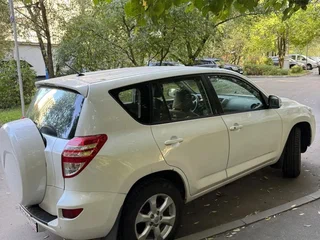2011 Toyota RAV4 III (XA30) Рестайлинг, белый, 1350000 рублей, вид 5