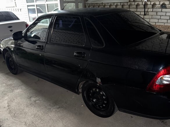 2010 Lada (ВАЗ) Priora I, чёрный, 180000 рублей - вид 2