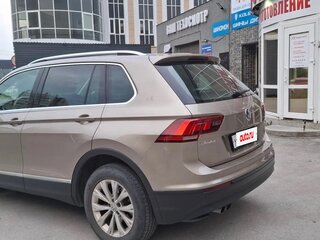 2017 Volkswagen Tiguan II, золотистый, 2250000 рублей, вид 4