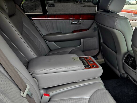 2005 Lexus LS 430 III Рестайлинг, серебристый, 1000000 рублей - вид 5