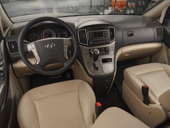 2018 Hyundai H-1 II Рестайлинг 2, серебристый, 2489000 рублей - вид 6