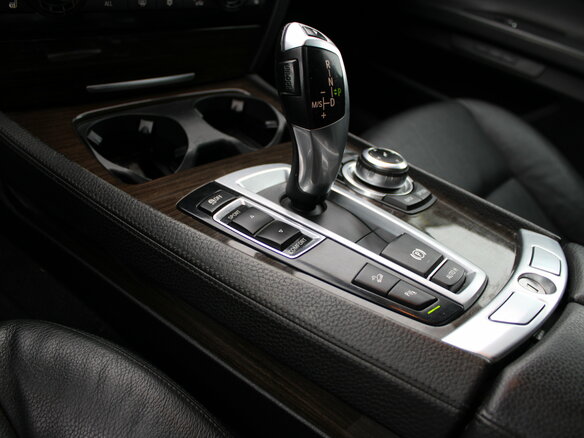 2010 BMW 7 серии Long 750Li V (F01/F02/F04), чёрный, 1415000 рублей - вид 22