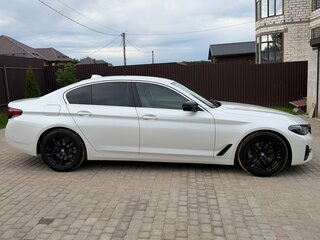2021 BMW 5 серии 523d xDrive VII (G30/G31/G38) Рестайлинг, белый, 4400000 рублей, вид 3