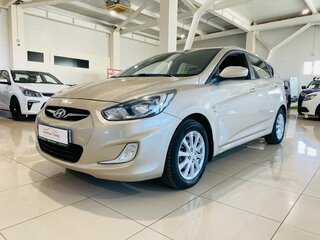 2011 Hyundai Solaris I, бежевый, 943000 рублей, вид 1