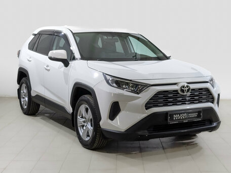 2020 Toyota RAV4 V (XA50), белый, 2830000 рублей, вид 3