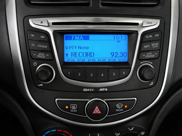 2012 Hyundai Solaris I, серебристый, 825000 рублей - вид 13