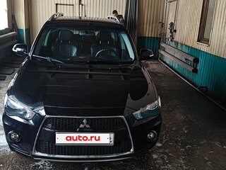 2010 Mitsubishi Outlander II Рестайлинг, чёрный, 1300000 рублей, вид 4