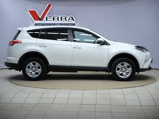 2018 Toyota RAV4 IV (XA40) Рестайлинг, белый, 2550000 рублей, вид 4