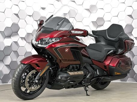 2025 Honda GL 1800 Gold Wing, красный, 3589000 рублей, вид 2