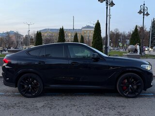 2020 BMW X6 M50i III (G06), чёрный, 6600000 рублей, вид 4