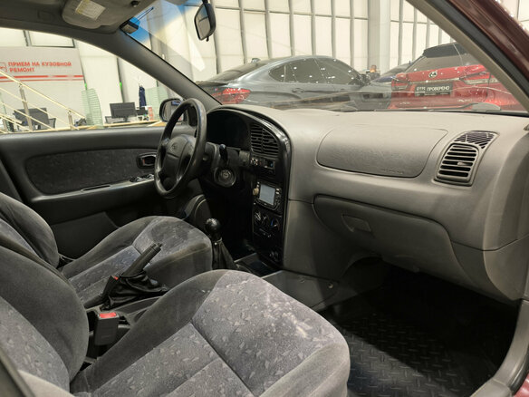 2006 Kia Spectra I Рестайлинг 2, красный, 240000 рублей - вид 10